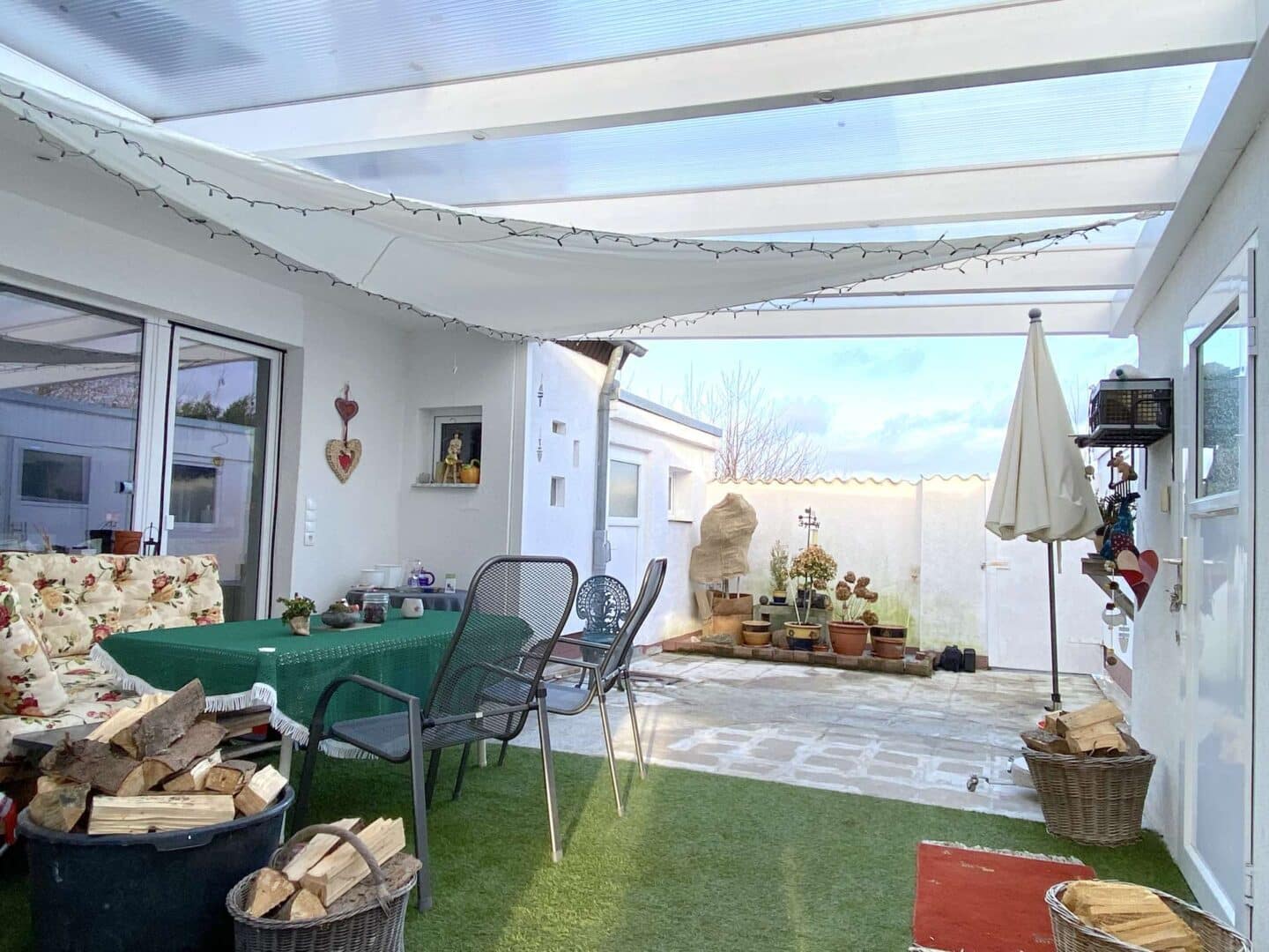 Windgeschützte Terrasse