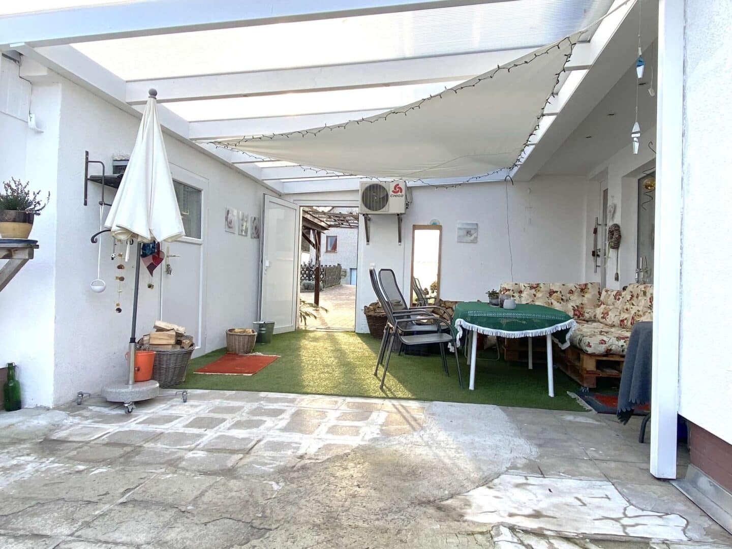 Windgeschützte Terrasse