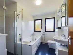 Badezimmer EG