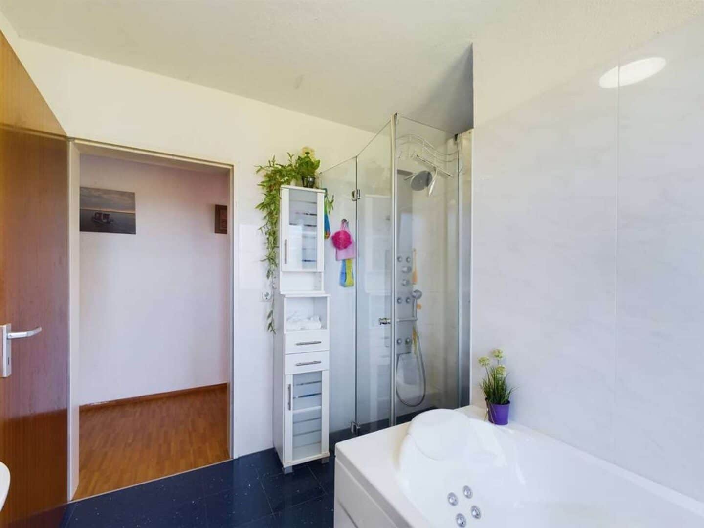 Badezimmer EG