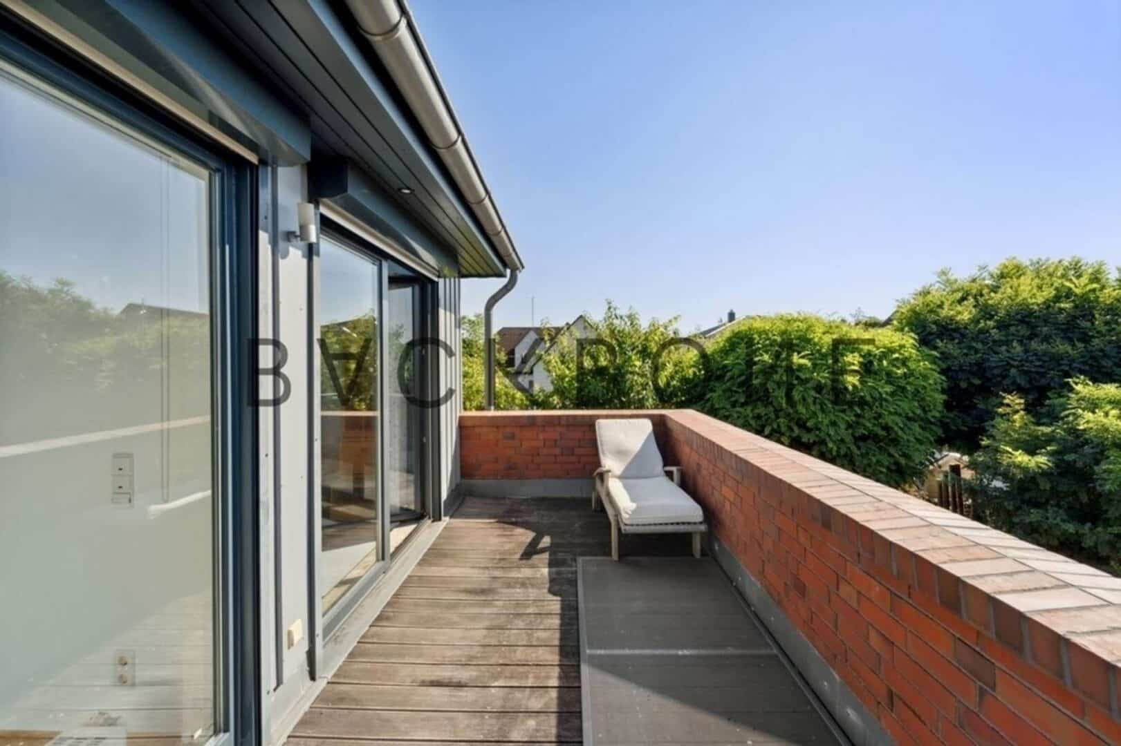 Balkon an Zimmer 3