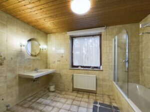 Badezimmer m. Wanne