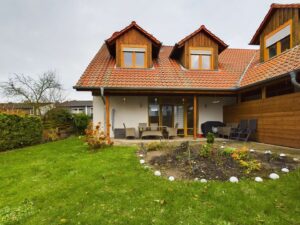 Hausansicht Garten