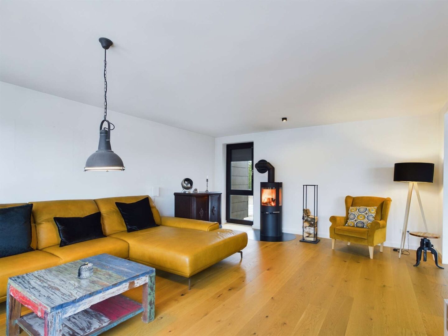 WOHNZIMMER ANSICHT