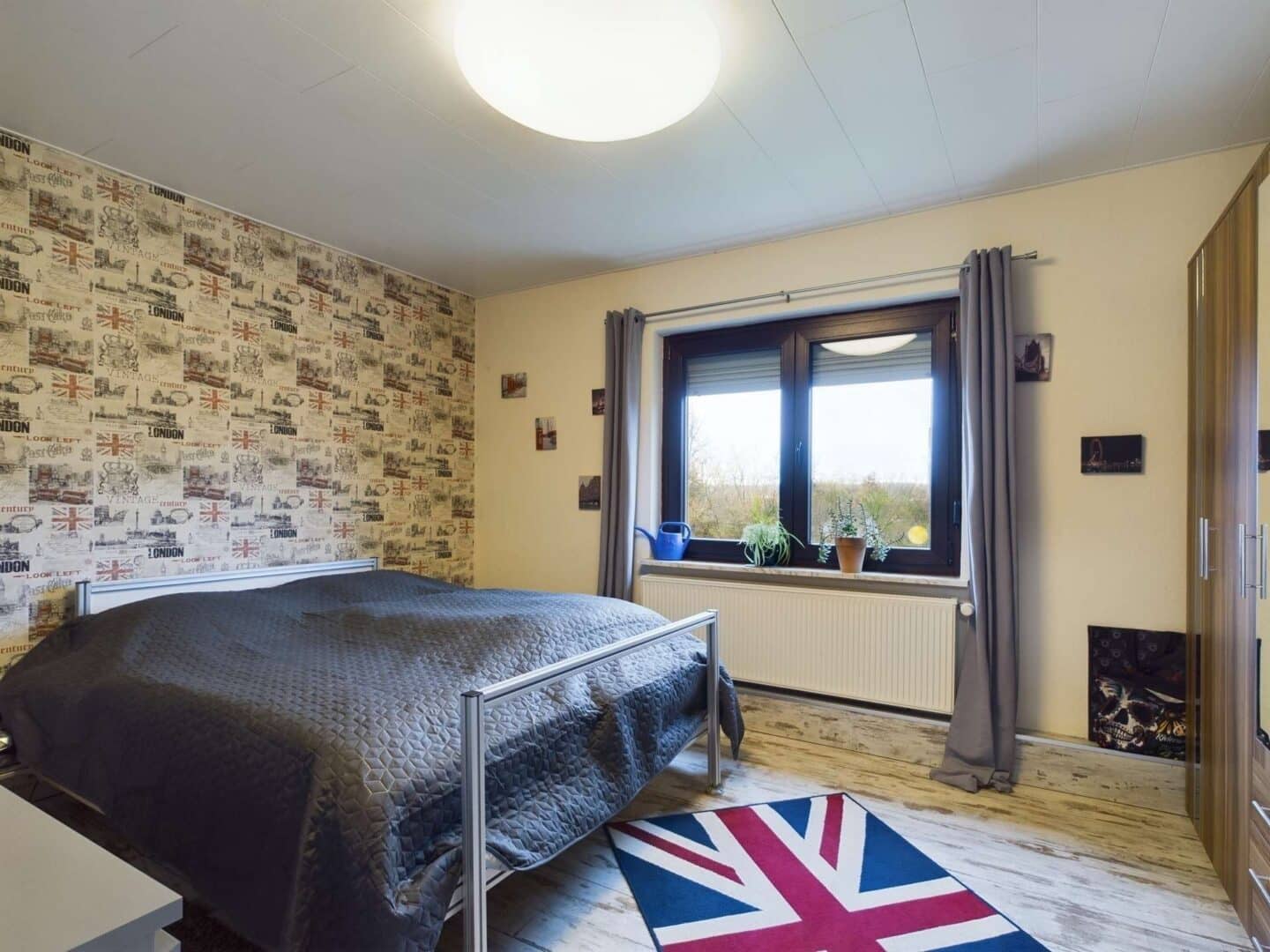 SCHAFZIMMER OBEN