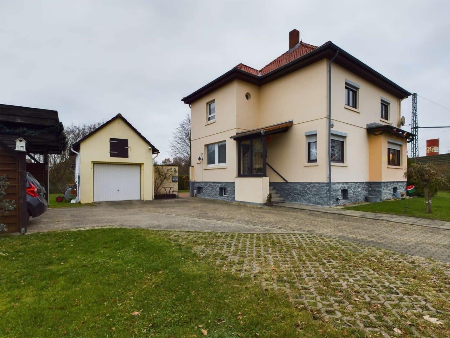 AUßENANSICHT