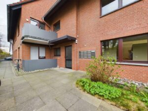 Zugang zum repräsentativen Mehrfamilienhaus