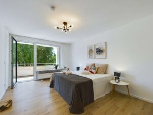 Schlafzimmer + 2. Zugang Balkon o. Kinderzimmer