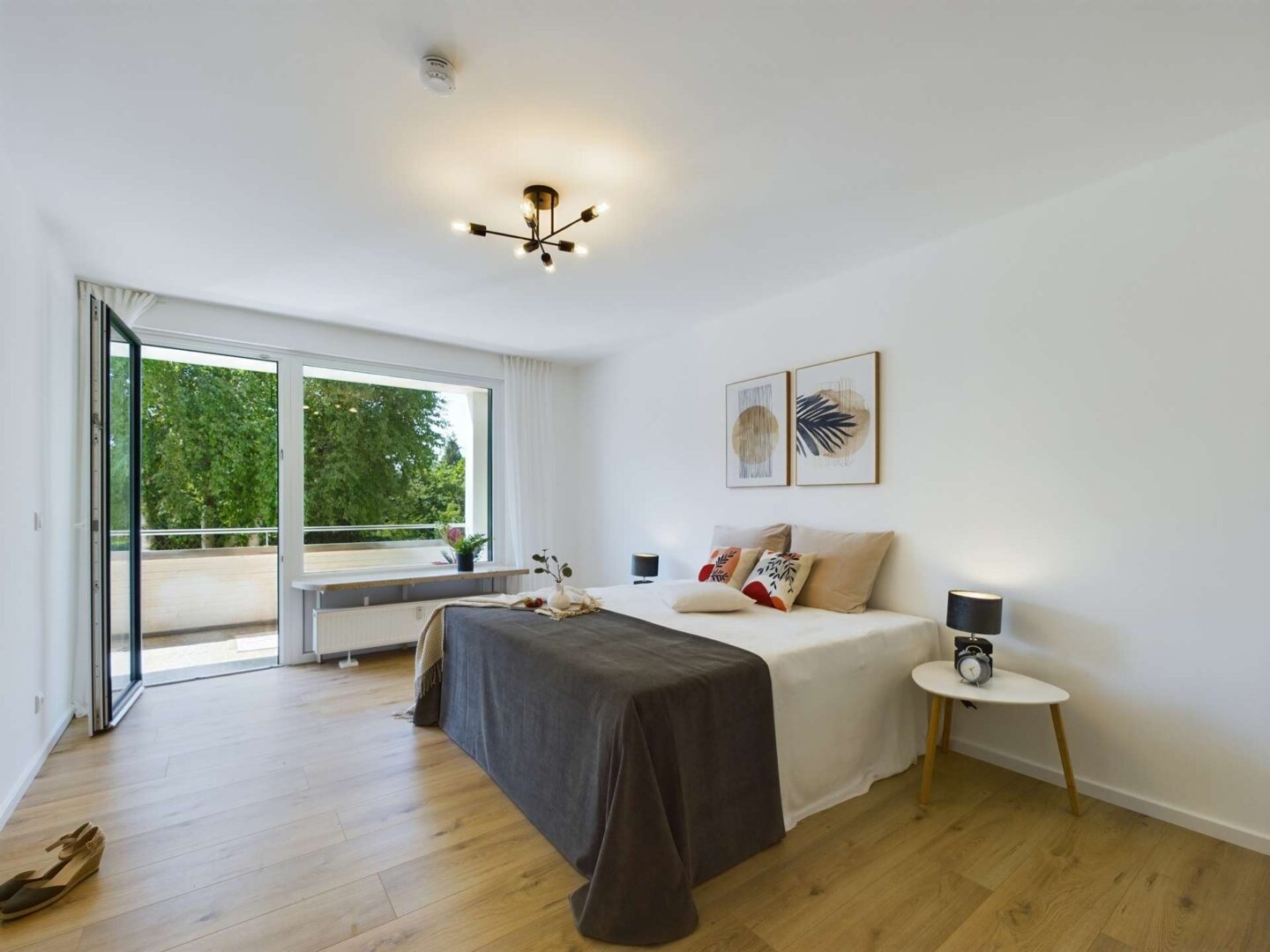 Schlafzimmer + 2. Zugang Balkon o. Kinderzimmer