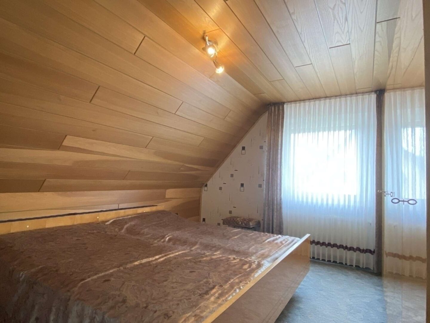 Zimmer 1 OG