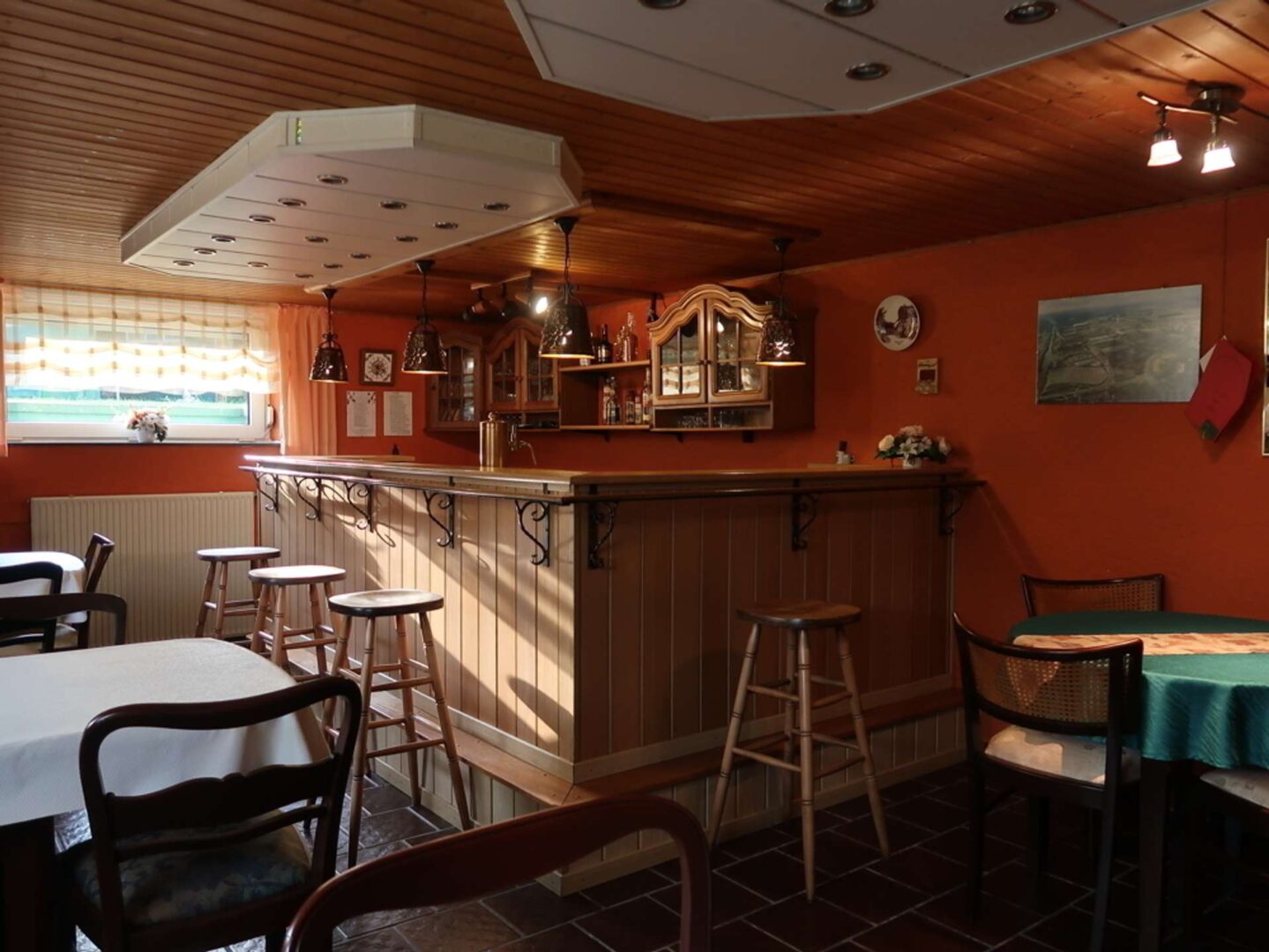 Kellerbar