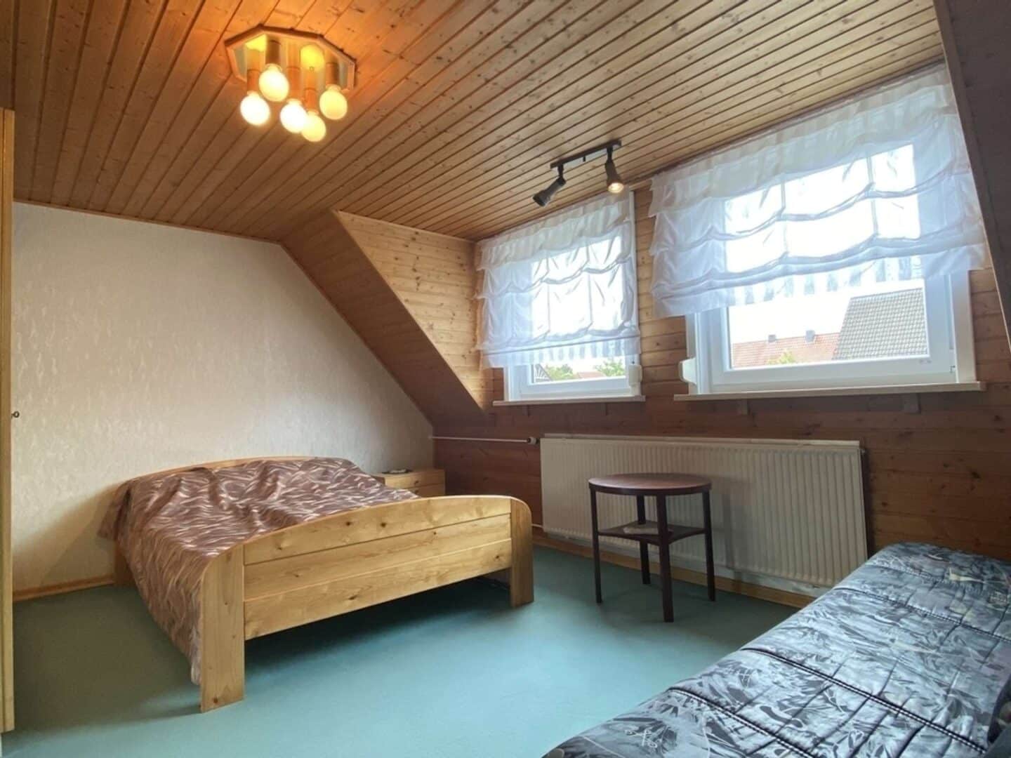 Zimmer 2 OG