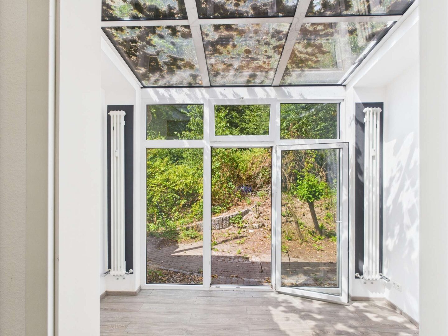 Wohnung rechts Wintergarten