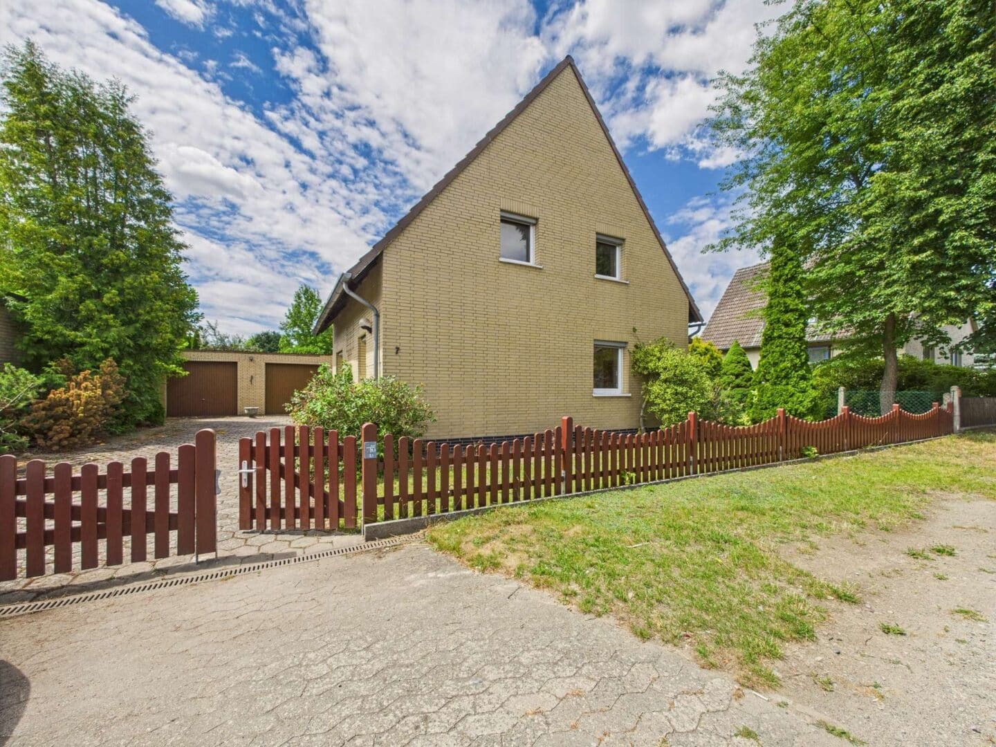 Straßenansicht