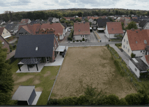 Drohnenaufnahme – Detail Zufahrt / Grundstücksmitte