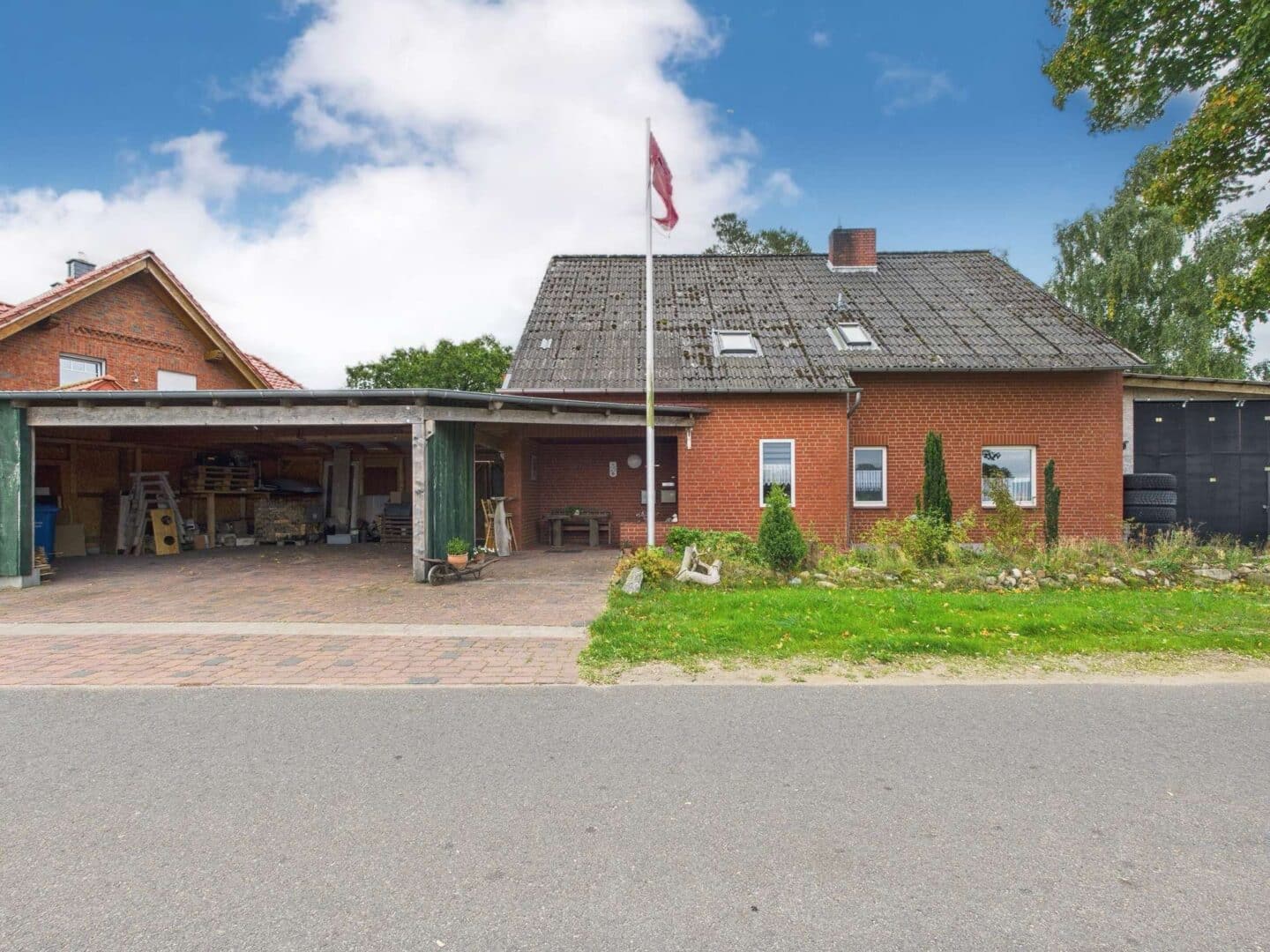 Straßenansicht