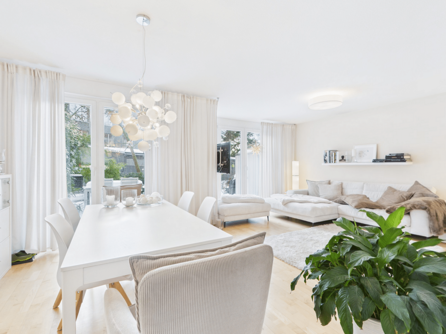 Wohn/- Esszimmer