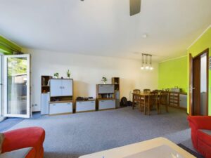 Wohnzimmer mit Essbereich