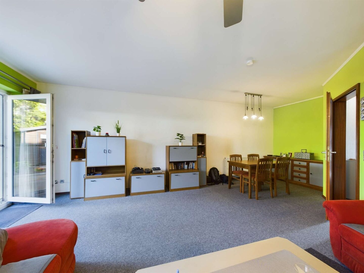 Wohnzimmer mit Essbereich