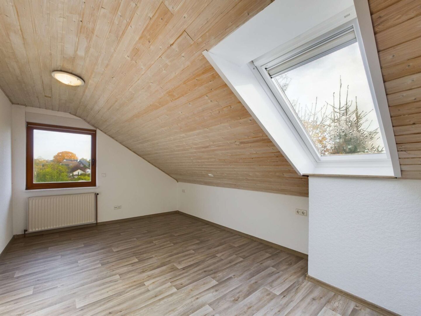 Kinderzimmer / Büro (oben)
