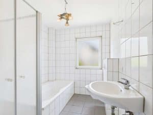 Badezimmer EG