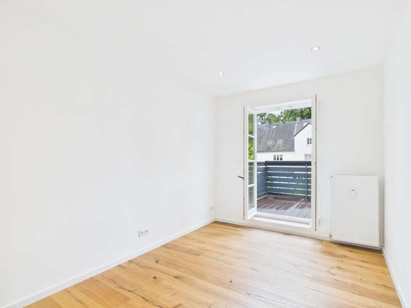 Helles Zimmer mit direktem Zugang zur Dachterrasse
