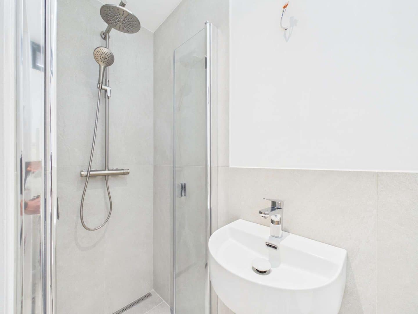 Zeitgemäße Ausstattung mit bodengleicher Dusche
