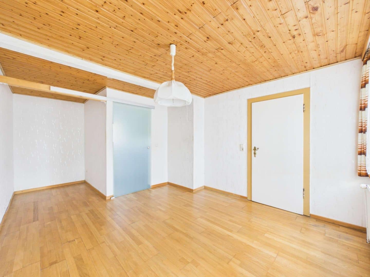 Zimmer 1 EG