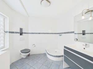 Badezimmer Erdgeschoss
