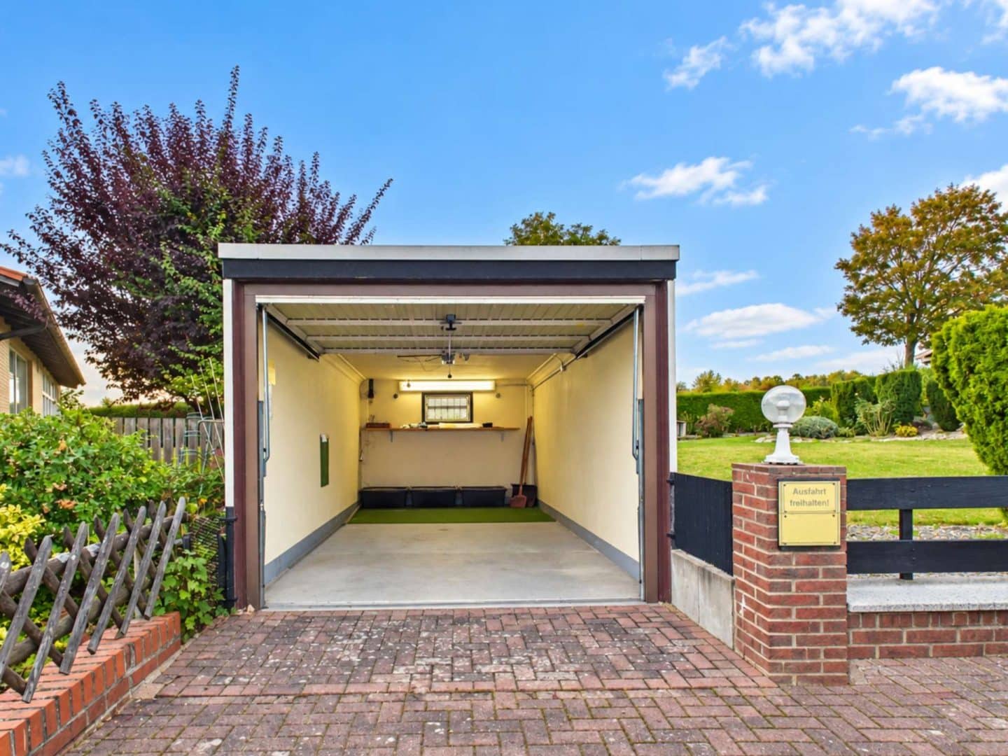 Garage 2